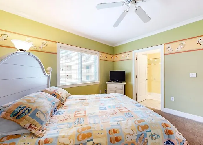 Holiday home Spacious Oceanfront With 2 Balconies Wifi Ac & Shared Pool *
