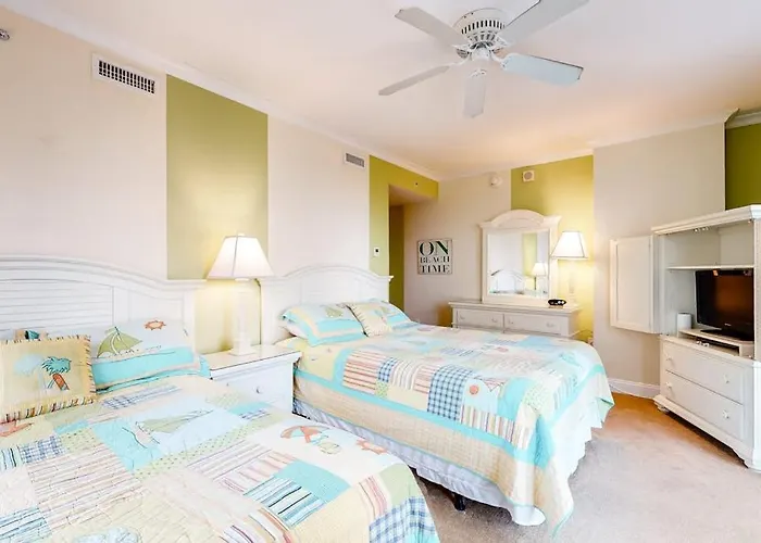 Spacious Oceanfront With 2 Balconies Wifi Ac & Shared Pool Holiday home