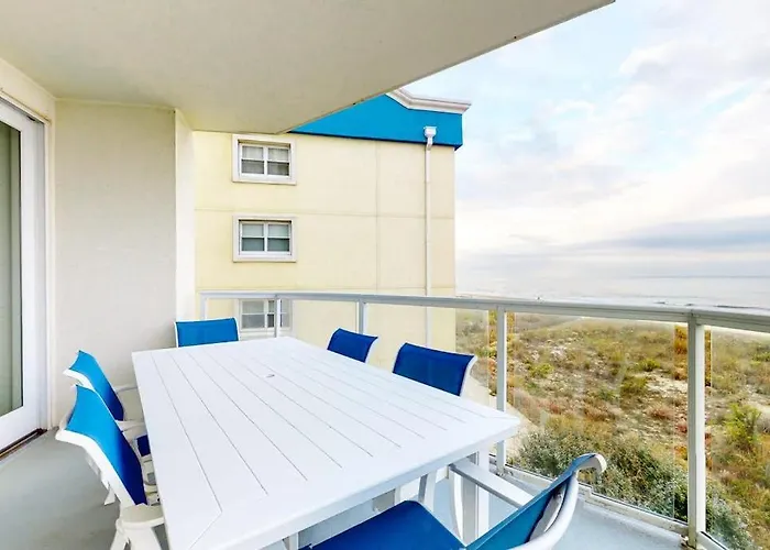 Spacious Oceanfront With 2 Balconies Wifi Ac & Shared Pool *
