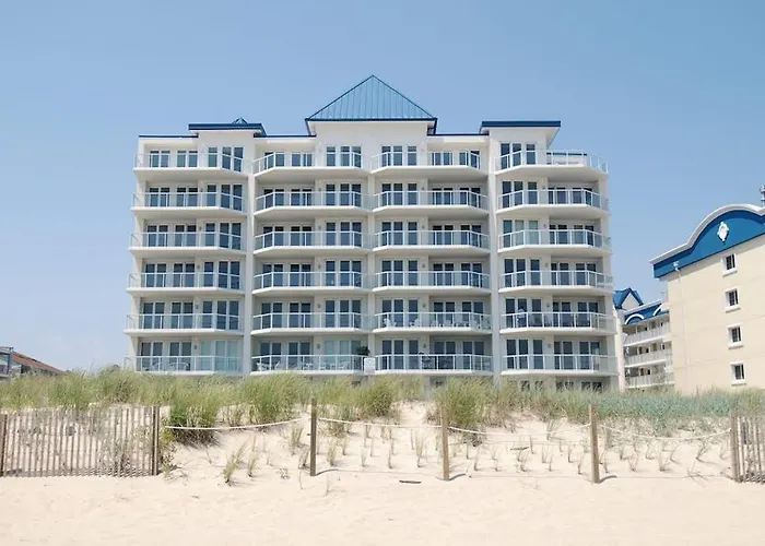 Holiday home Spacious Oceanfront With 2 Balconies Wifi Ac & Shared Pool *